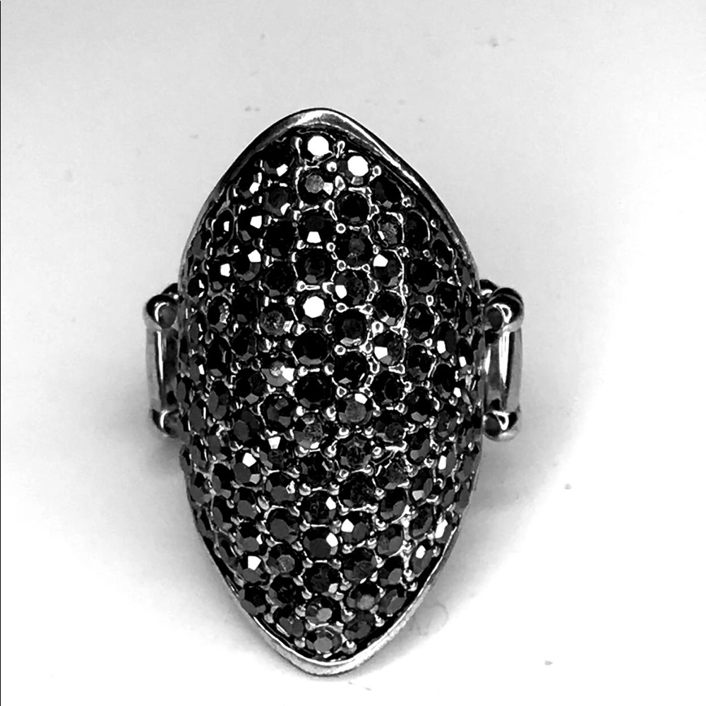 Beautiful Statement Ring - Picture 2 of 5